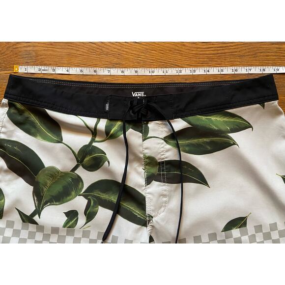 VANS Black/Gray/Green Floral Boardshorts sz 36 - Picture 8 of 11
